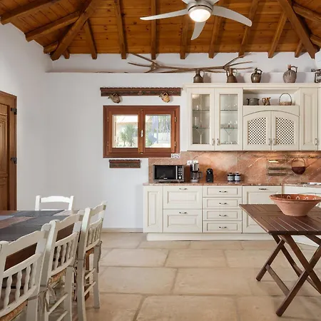 Porto Castello Villa Città di Skiathos