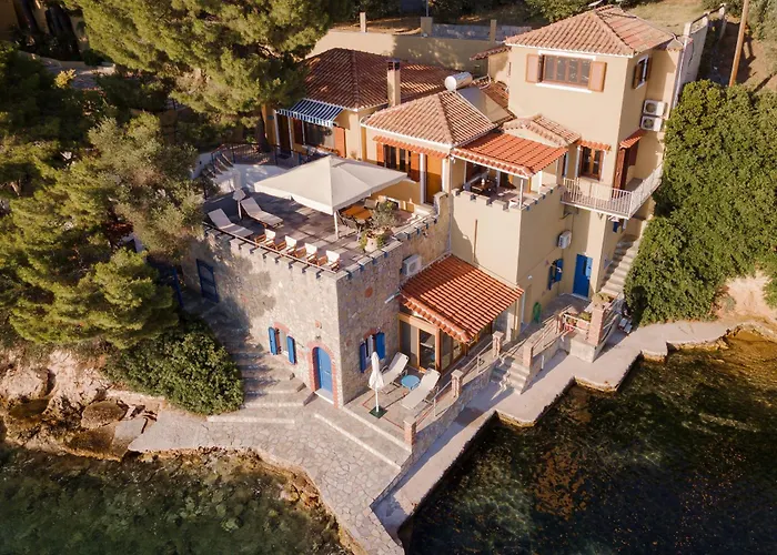 Porto Castello Vilă *